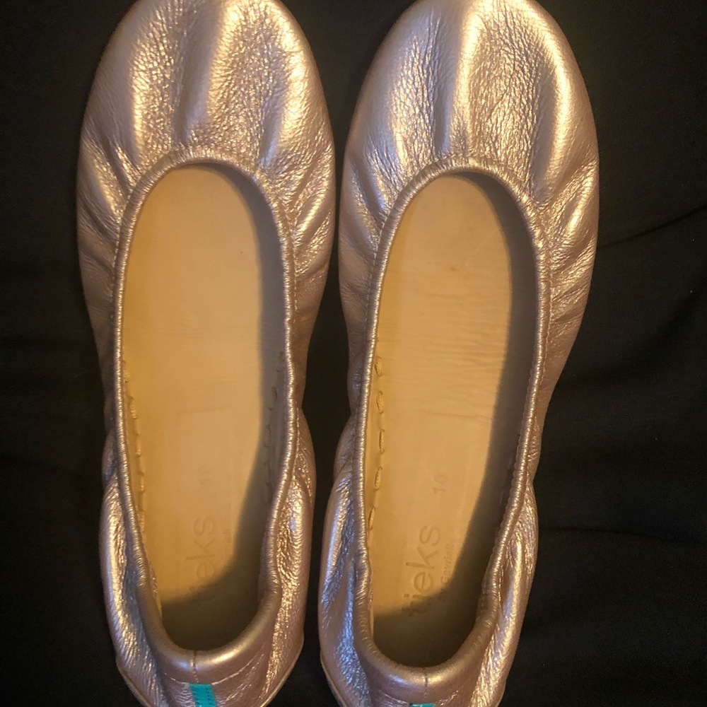 Rose tieks size 10